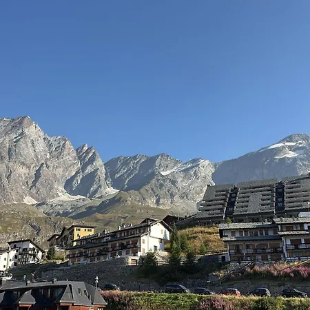 In Bella Vista Ai Piedi Del Cervino *